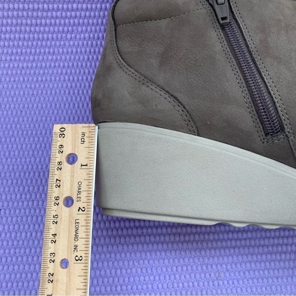 Clarks Unstructured Eva Ladies Nubuck Boots Wedge Lace Up Women's Size 11 - Picture 8 of 11